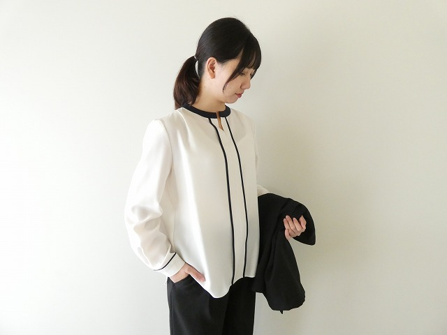 ストレッチツイルバイカラーブラウス