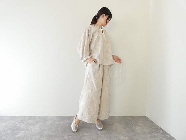 カットジャガードのワイドパンツ