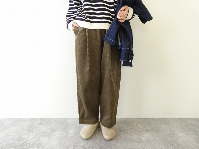 8wコーデュロイテーパードパンツ