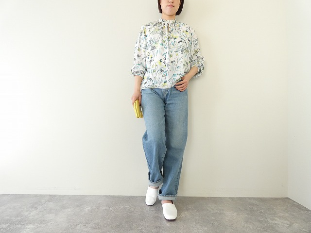 オーキッドフラワースタンドカフギャザーブラウス