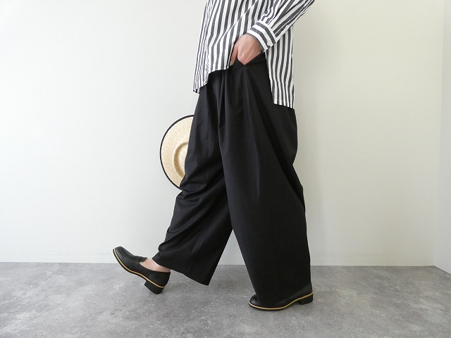ワイドタックパンツ