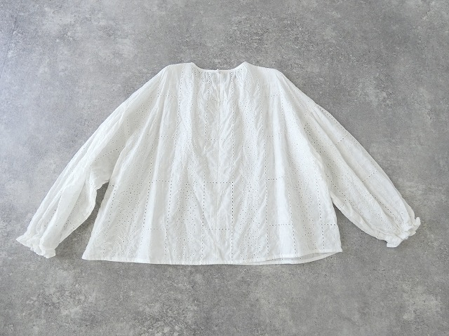 qiri(キリ) グローエンブロイダリーギャザースリーブブラウスの商品画像14