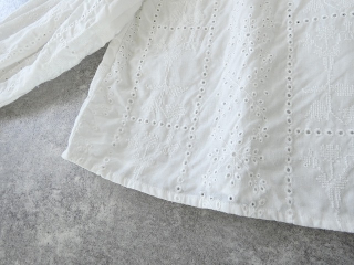 qiri(キリ) グローエンブロイダリーギャザースリーブブラウスの商品画像25