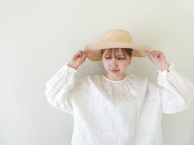 qiri(キリ) グローエンブロイダリーギャザースリーブブラウスの商品画像3