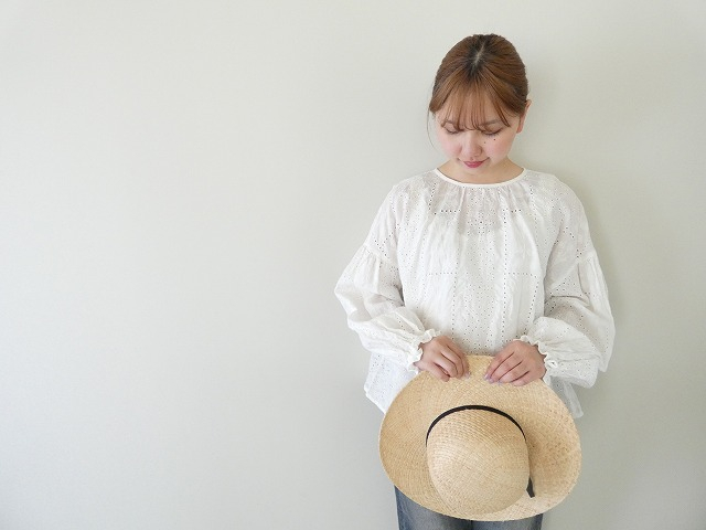 qiri(キリ) グローエンブロイダリーギャザースリーブブラウスの商品画像8