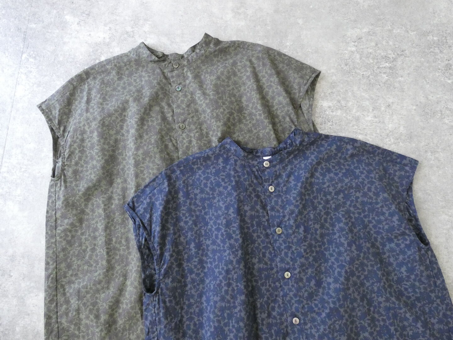 prit(プリット) 80/1ローンボタニカルプリントスリーブレススタンドカラーシャツの商品画像37