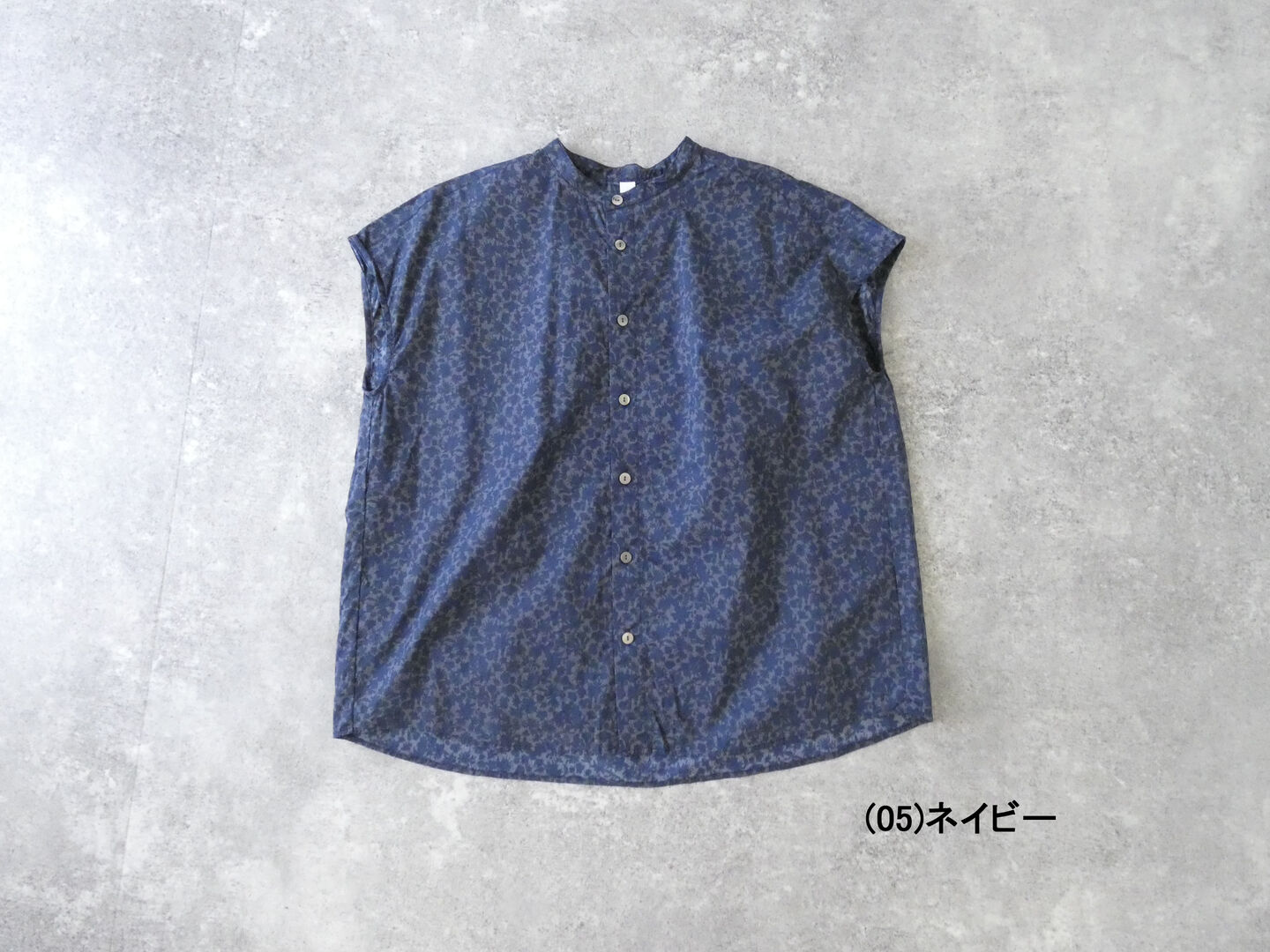 prit(プリット) 80/1ローンボタニカルプリントスリーブレススタンドカラーシャツの商品画像42