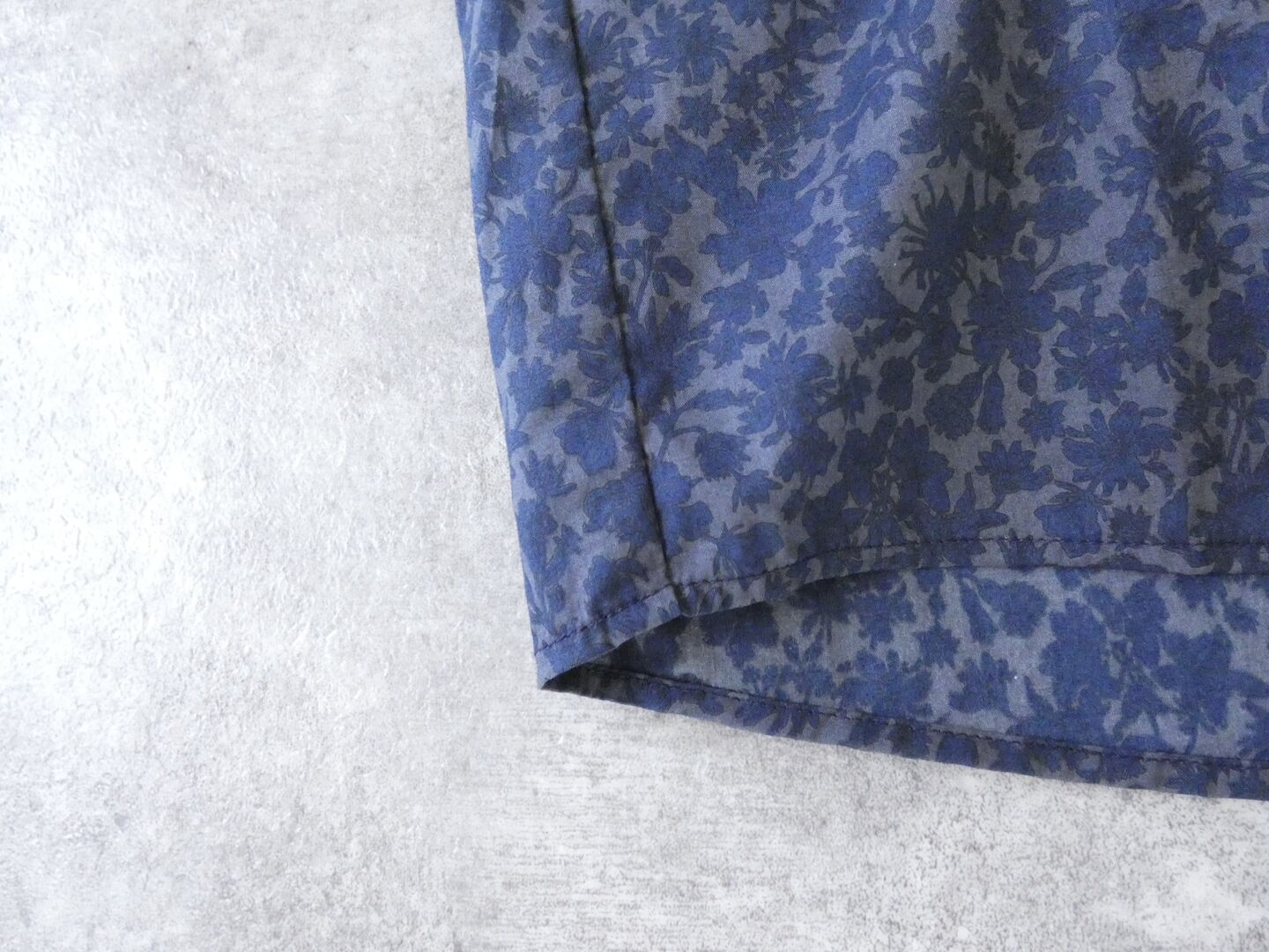 prit(プリット) 80/1ローンボタニカルプリントスリーブレススタンドカラーシャツの商品画像48