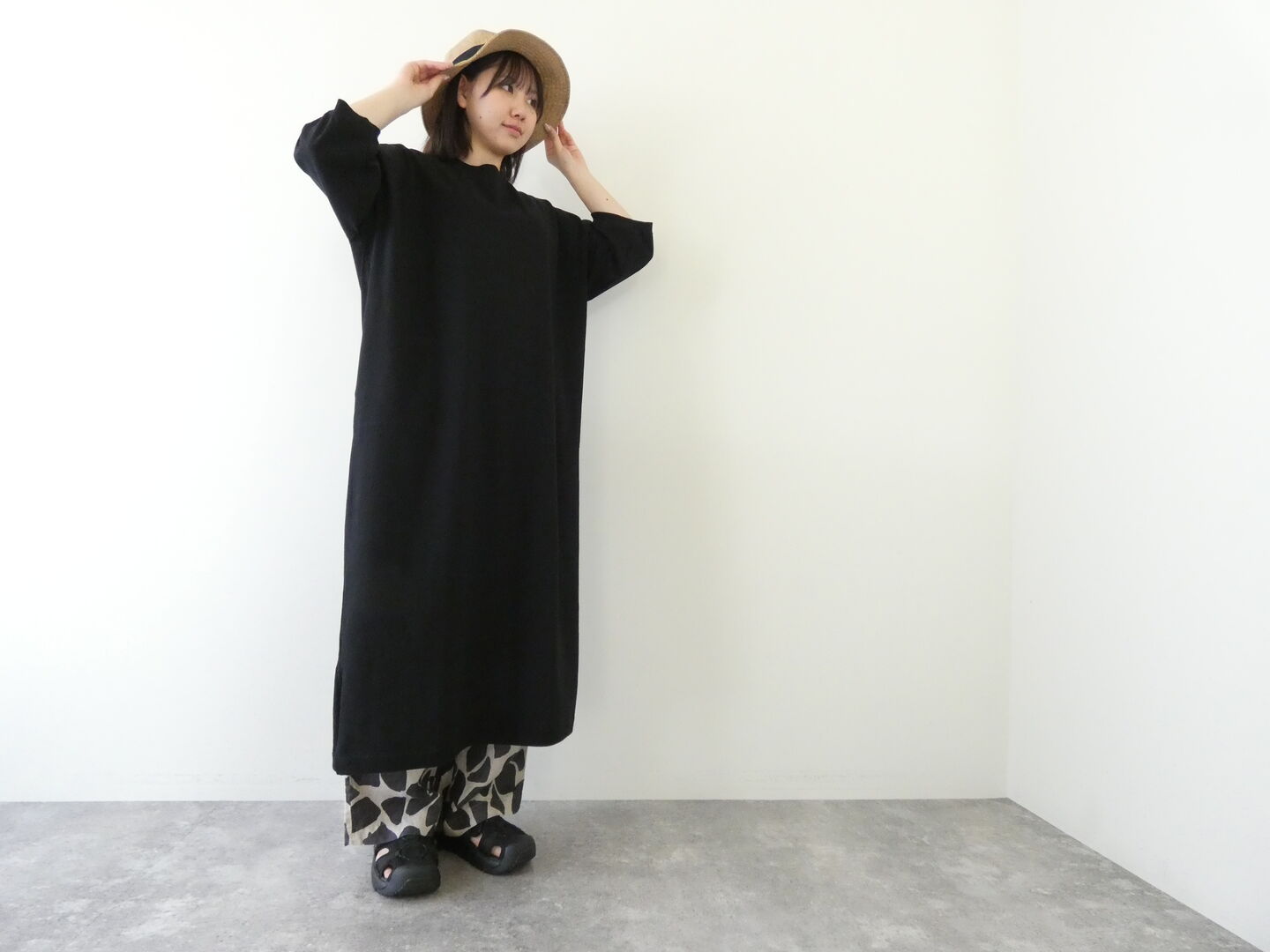 setten(セッテン) 天竺サイドスリットプルオーバーワンピースの商品画像1